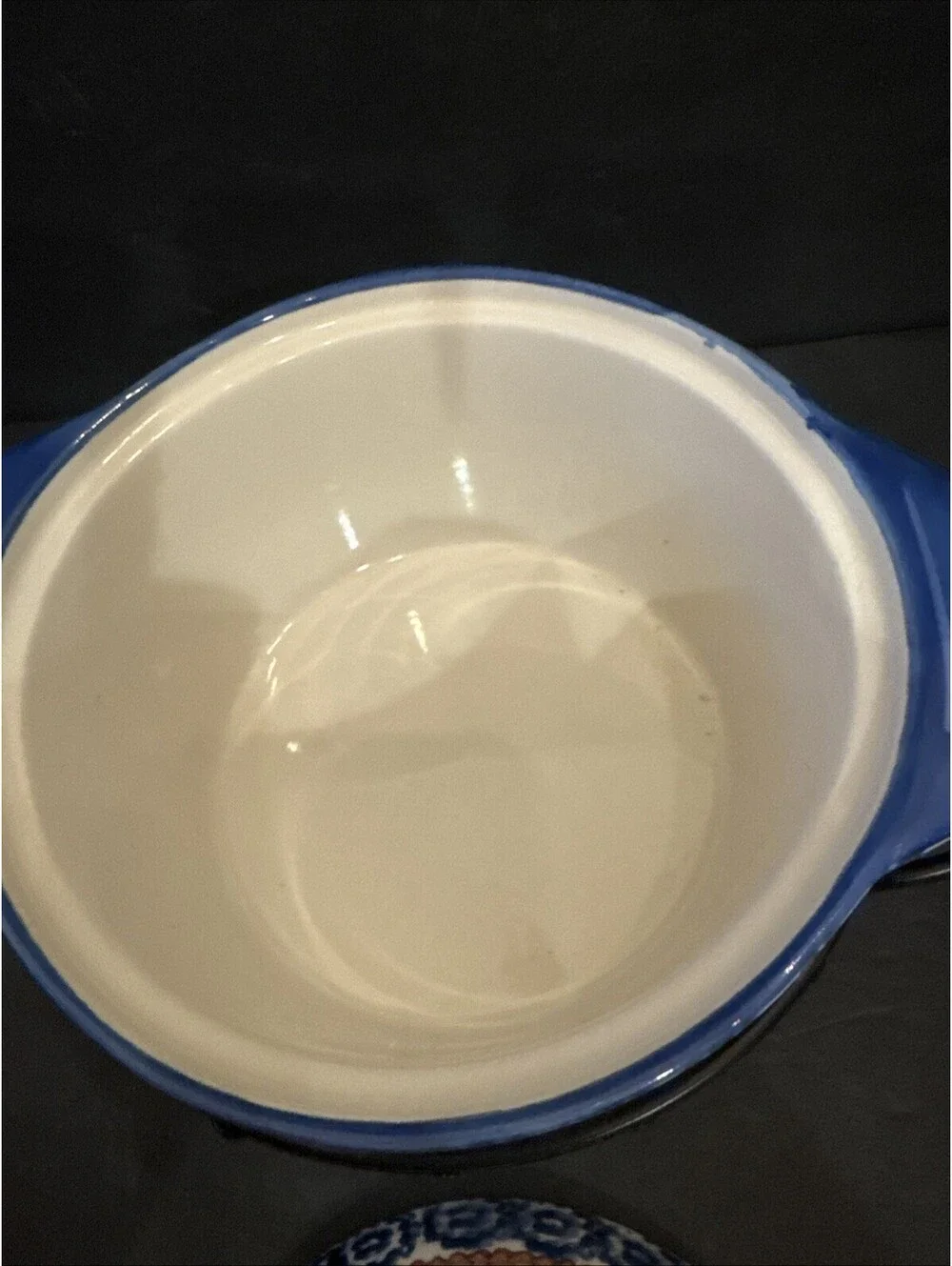 Temptations By Tara Old World Blue 10 Oz Round Covered Casserole W Metal Stand